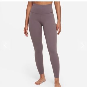 Nike Yoga Luxe Leggings